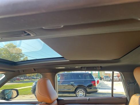 Used 2021 Toyota Highlander Platinum image 9