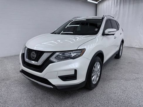 Used 2018 Nissan Rogue SV w/ Premium Package FWD image 5