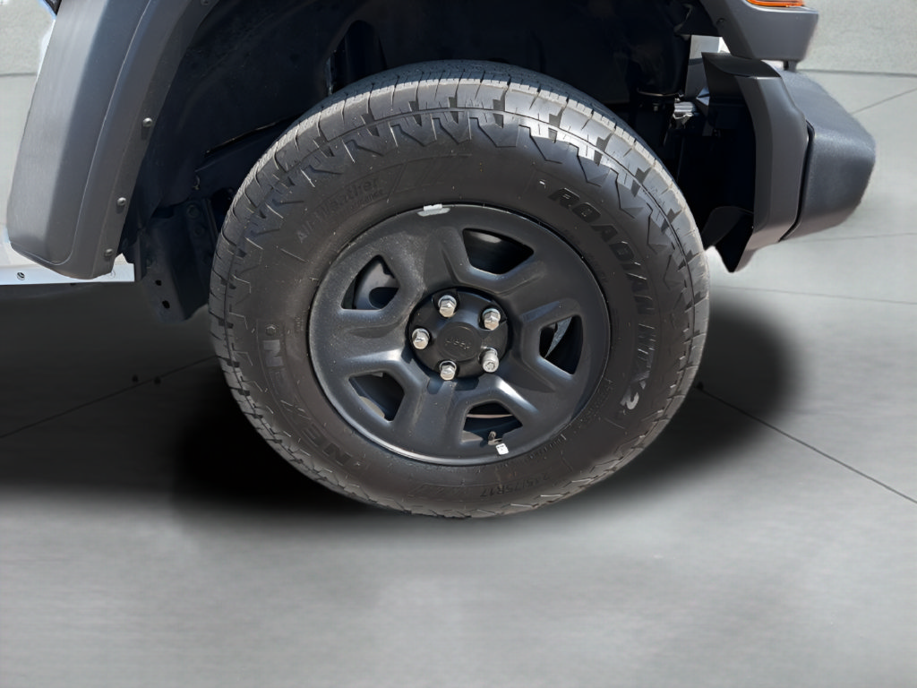Used 2025 Jeep Wrangler Sport AWD/4WD image 15