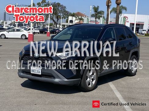 Used 2020 Toyota RAV4 XLE w/ Carpet Mat Package AWD/4WD image 1