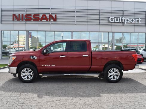 Used 2016 Nissan Titan SV RWD image 3