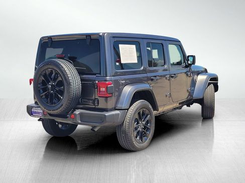 Used 2025 Jeep Wrangler Unlimited Sahara w/ Safety Group AWD/4WD image 4