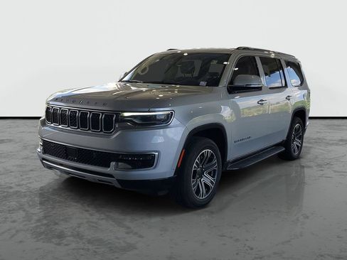 Used 2022 Jeep Wagoneer Series III RWD image 4