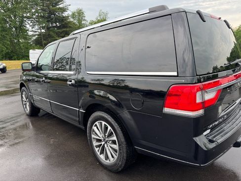 Used 2017 Lincoln Navigator L Select AWD/4WD image 10
