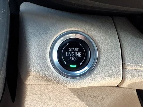 Used 2021 Buick Envision Essence AWD/4WD image 16