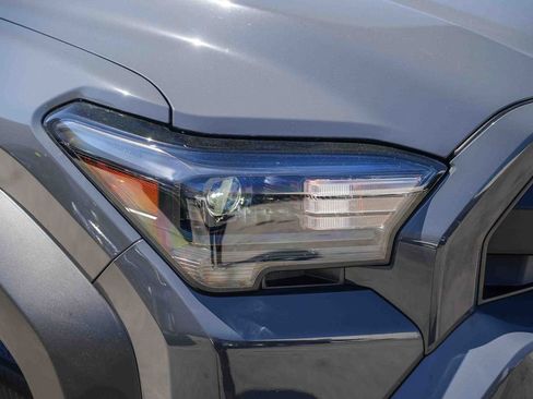 Used 2025 Toyota 4Runner SR5 AWD/4WD image 2