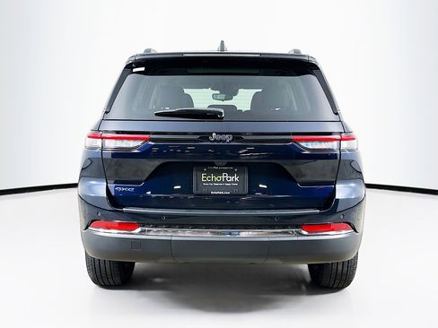 Used 2023 Jeep Grand Cherokee 4WD 4xe image 7