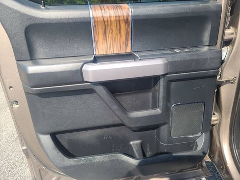 Used 2020 Ford F150 Lariat AWD/4WD image 32