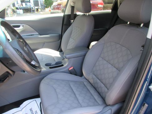 Used 2018 Kia Niro LX FWD image 14