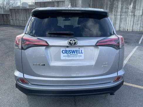 Used 2018 Toyota RAV4 LE image 6