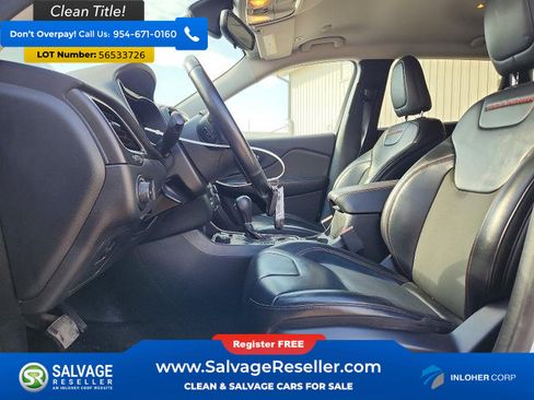 Used 2019 Jeep Cherokee Trailhawk w/ Cold Weather Group AWD/4WD image 9