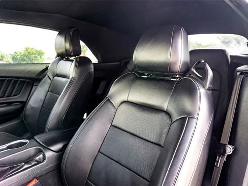 Used 2023 Ford Mustang Convertible image 13