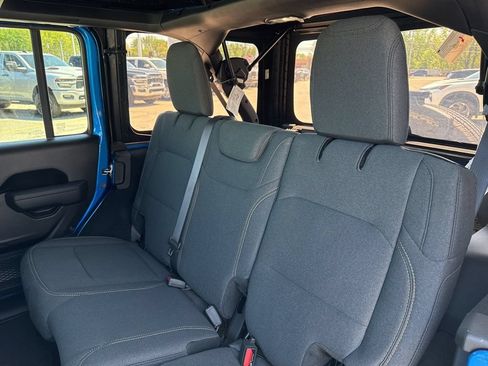 Used 2024 Jeep Wrangler Unlimited Sport AWD/4WD image 41