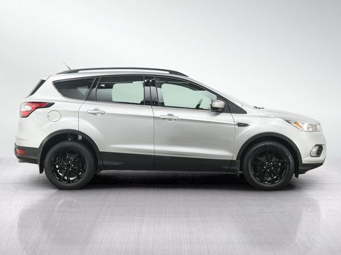 Used 2018 Ford Escape SE w/ Ford Safe & Smart Package FWD image 6