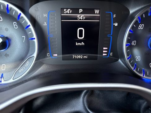 Used 2023 Chrysler Voyager LX FWD image 16
