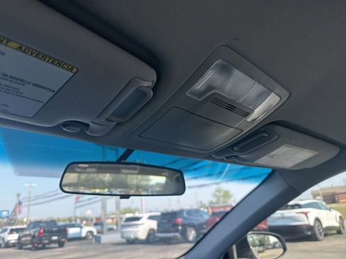 Used 2017 Toyota Camry LE image 18