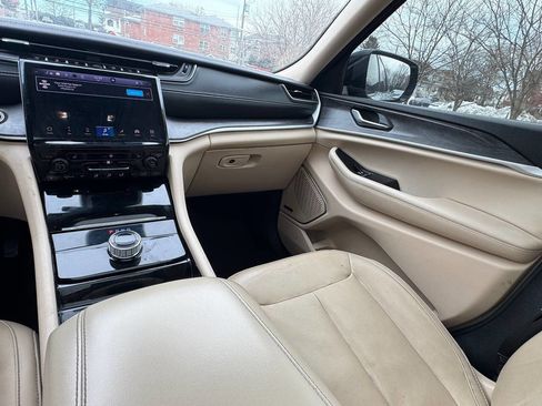 Used 2022 Jeep Grand Cherokee L Limited image 20