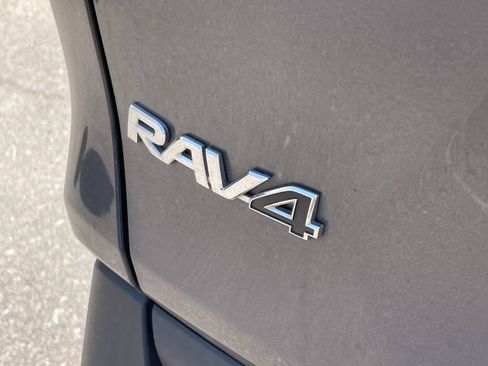 Used 2023 Toyota RAV4 XLE Premium FWD image 6