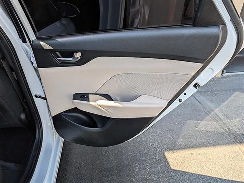 Used 2022 Hyundai Accent SEL FWD image 28