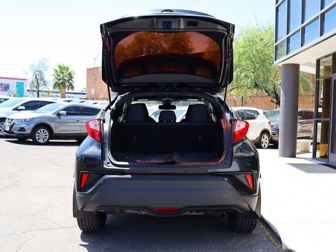 Used 2018 Toyota C-HR XLE FWD image 22