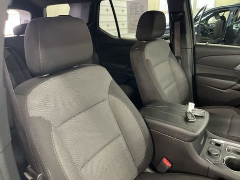 Used 2023 Chevrolet Traverse LT image 31