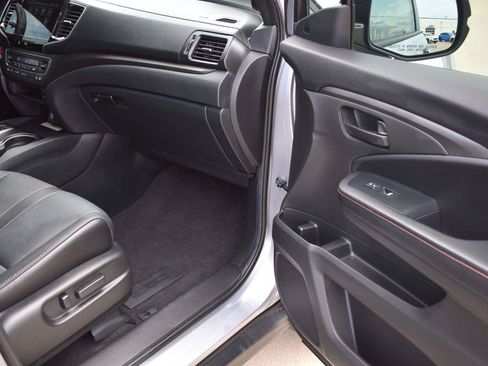 Used 2022 Honda Passport TrailSport image 17
