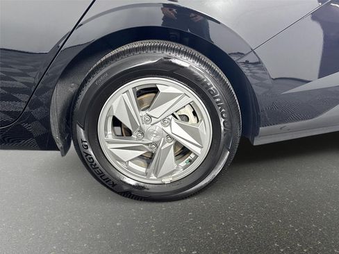 Certified 2026 Hyundai Elantra SE FWD image 28