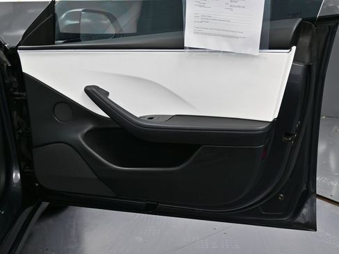 Used 2024 Tesla Model 3 Performance image 40