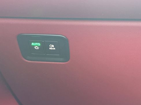 Used 2024 Porsche Macan 4 Electric image 35