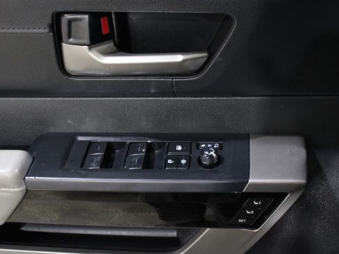 Used 2024 Toyota Tundra Limited image 6