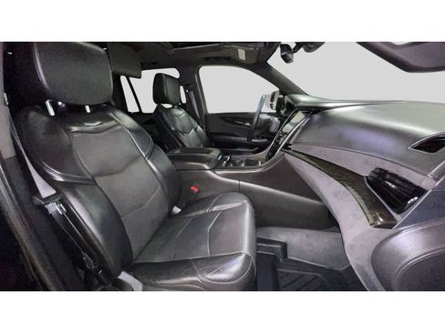 Used 2019 Cadillac Escalade Platinum AWD/4WD image 19