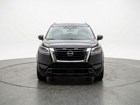 Used 2025 Nissan Pathfinder SV AWD/4WD image 2