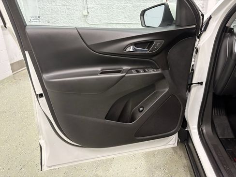 Used 2018 Chevrolet Equinox LT image 13