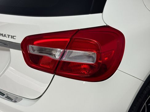 Used 2017 Mercedes-Benz GLA 250 4MATIC w/ Premium Package image 33