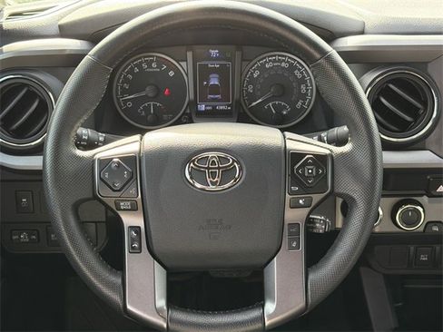 Used 2023 Toyota Tacoma TRD Off-Road image 16