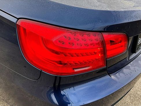 Used 2011 BMW 335i Convertible image 29