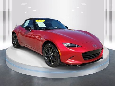 Used 2016 MAZDA MX-5 Miata Club image 1