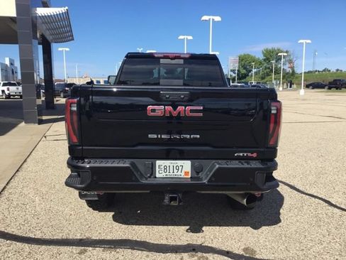 Used 2025 GMC Sierra 3500 AT4 w/ AT4 Premium Plus Package AWD/4WD image 7