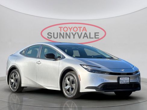 Certified 2025 Toyota Prius LE image 11