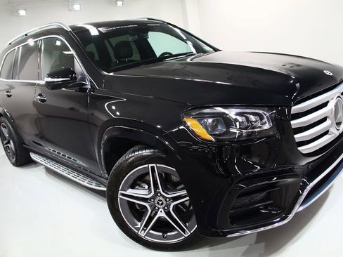 Certified 2025 Mercedes-Benz GLS 450 4MATIC image 8