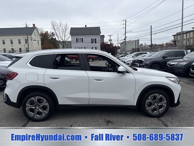 Used 2023 BMW X1 xDrive28i AWD/4WD image 3