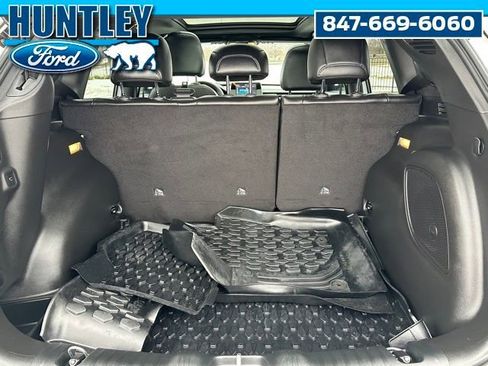 Used 2025 Jeep Compass Latitude w/ Sun & Sound Group image 12