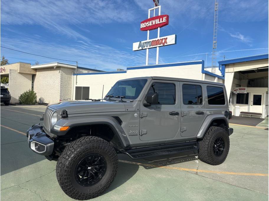 Used 2019 Jeep Wrangler Unlimited Sahara AWD/4WD image 11