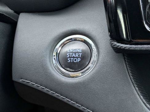 Used 2022 Toyota Highlander XSE FWD image 30
