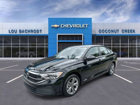 Used 2024 Volkswagen Jetta SE FWD image 4