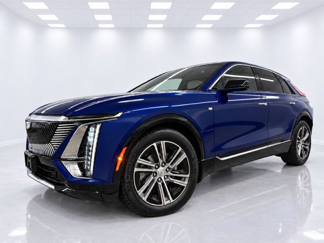 Used 2024 Cadillac Lyriq Luxury AWD/4WD image 7