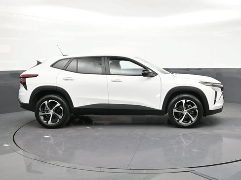 Used 2024 Chevrolet Trax RS FWD image 6