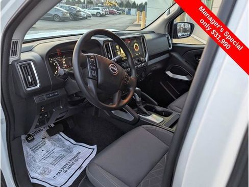 Certified 2025 Nissan Frontier SV image 13