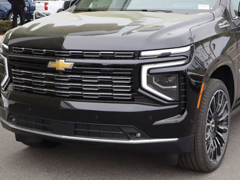 New 2026 Chevrolet Suburban High Country AWD/4WD image 5