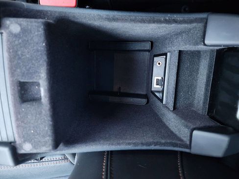 Used 2017 Volvo XC60 T6 Dynamic w/ Climate Package image 27